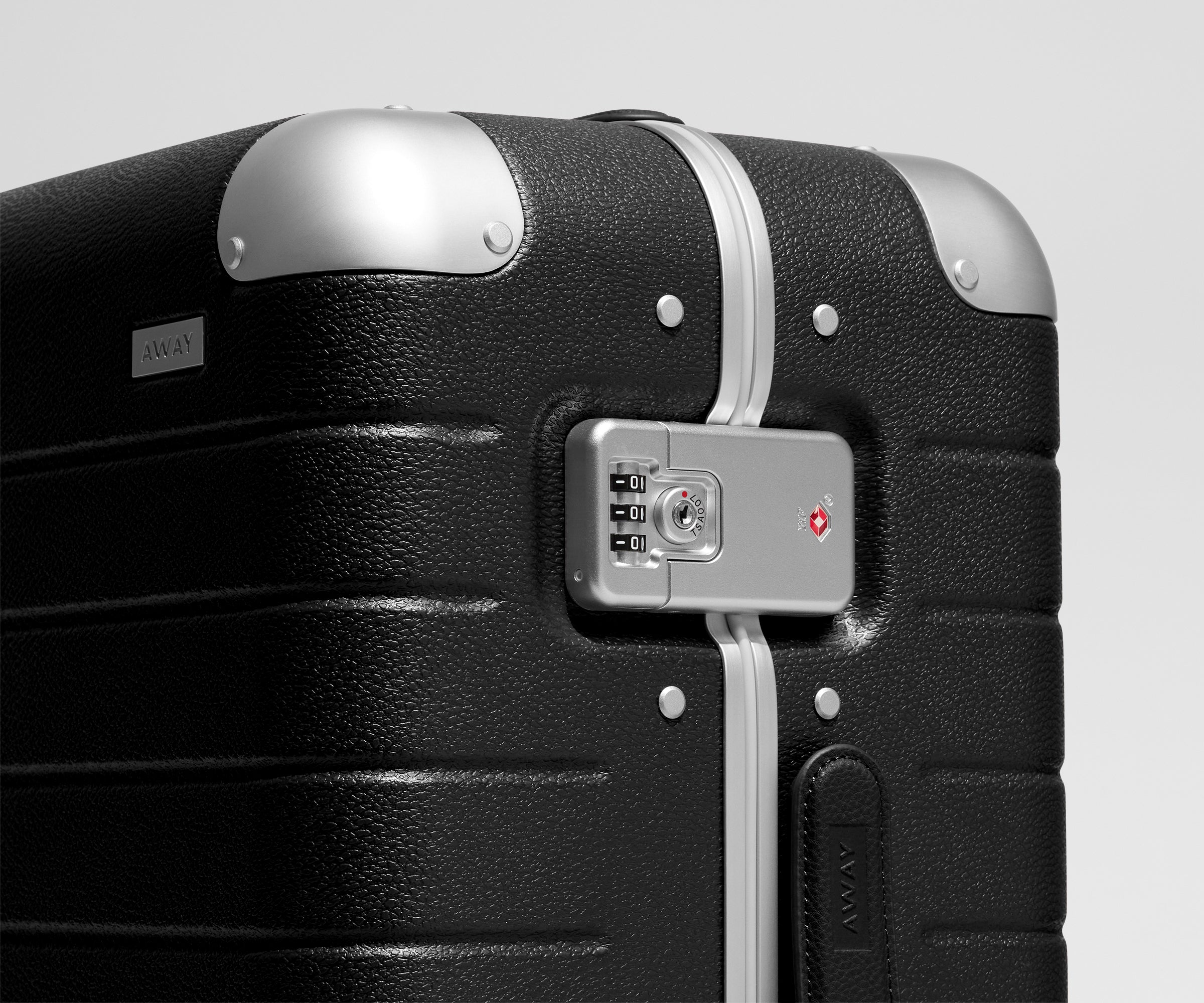 The Aluminum Edge Large in Jet Black
