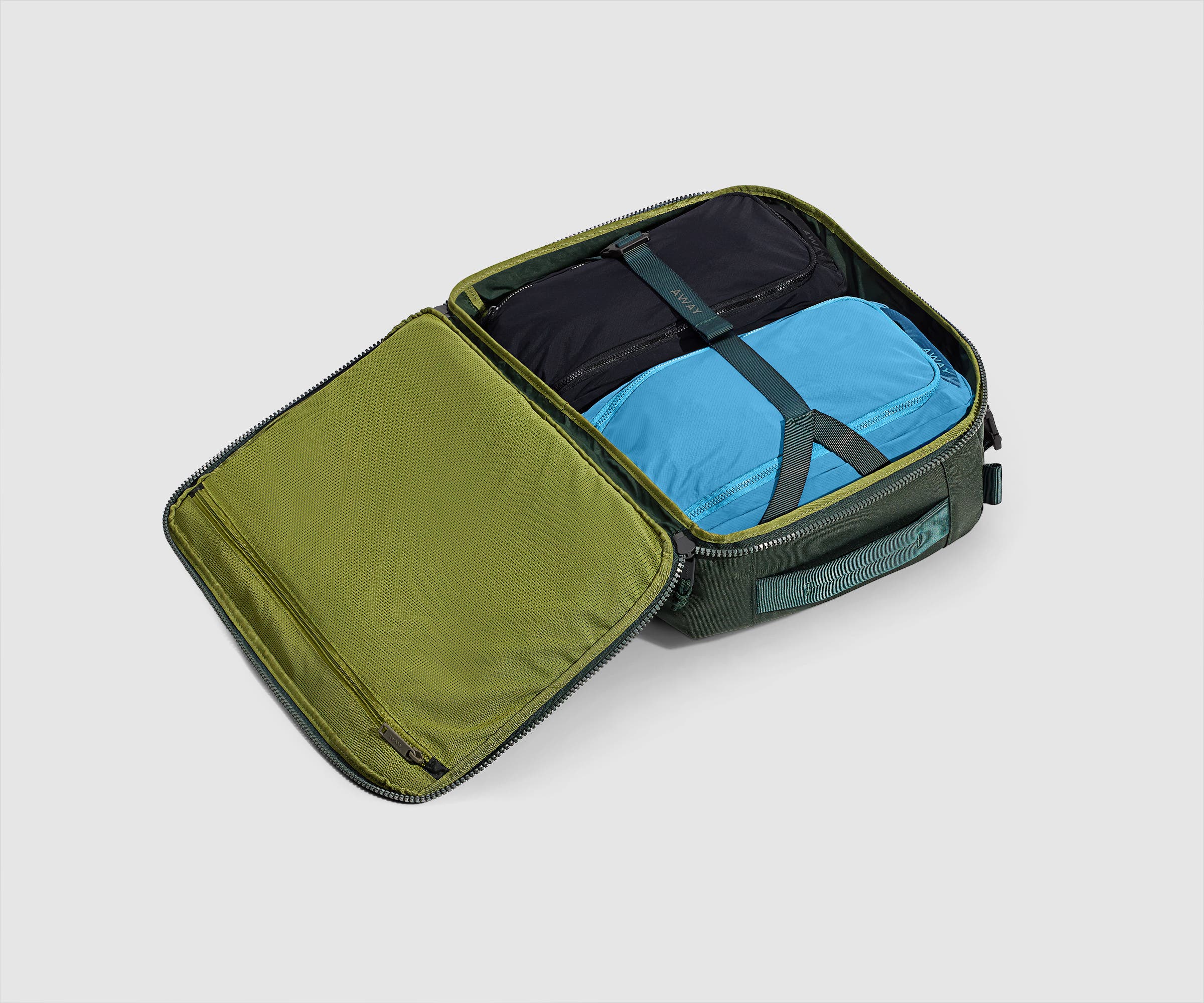 Active Convertible Backpack 25L in Forest Green