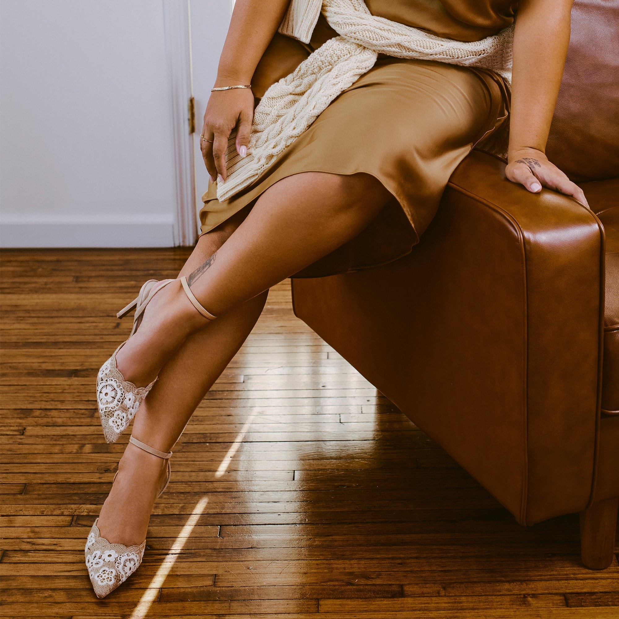 KENEDY HEELS TAUPE MULTI CROCHET